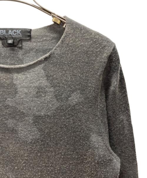 BLACK COMME des GARCONS（ブラックコムデギャルソン）BLACK COMME des GARCONS (ブラックコムデギャルソン) ダメージ加工迷彩ニット グレー サイズ:Sの古着・服飾アイテム
