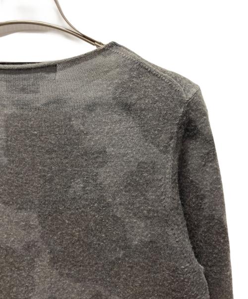 BLACK COMME des GARCONS（ブラックコムデギャルソン）BLACK COMME des GARCONS (ブラックコムデギャルソン) ダメージ加工迷彩ニット グレー サイズ:Sの古着・服飾アイテム
