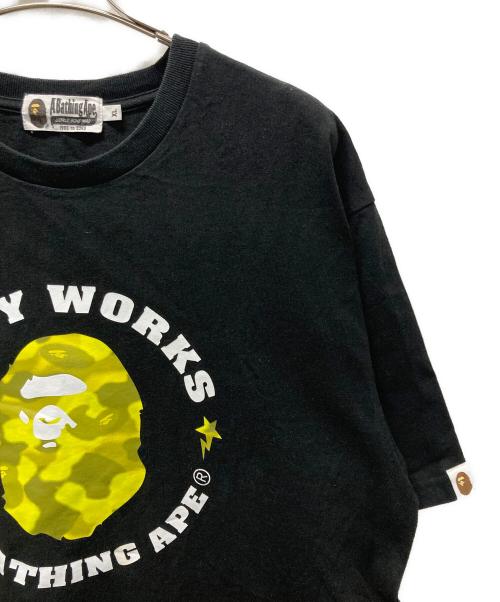 A BATHING APE（アベイシングエイプ）A BATHING APE (アベイシングエイプ) RADIATION CAMO BUSY WORKS TEE ブラック サイズ:XLの古着・服飾アイテム