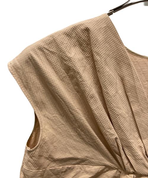 DRAWER（ドゥロワー）DRAWER (ドゥロワー) コットンバックギャザーノースリーブブラウス ベージュ サイズ:36の古着・服飾アイテム
