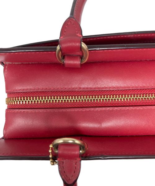COACH（コーチ）COACH (コーチ) ゾーイ ギャラリー/シグネチャー2WAYバッグ ブラウン×レッドの古着・服飾アイテム