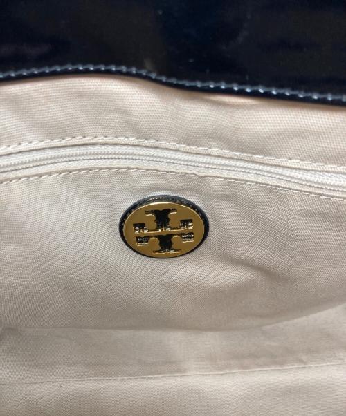 TORY BURCH（トリーバーチ）TORY BURCH (トリーバーチ) エナメルトートバッグ ブラックの古着・服飾アイテム