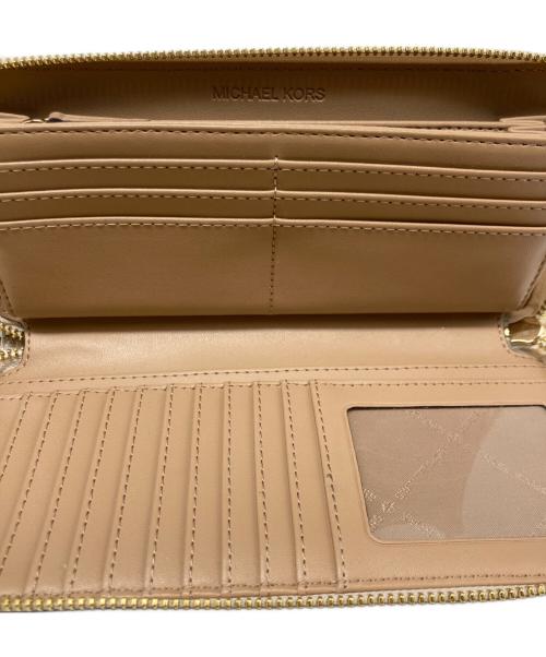 MICHAEL KORS（マイケル・コース）MICHAEL KORS (マイケル・コース) ラウンドファスナー長財布 ホワイトの古着・服飾アイテム