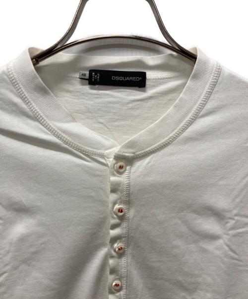 DSQUARED2（ディースクエアード）DSQUARED2 (ディースクエアード) ヘンリーネックカットソー ホワイト サイズ:48の古着・服飾アイテム