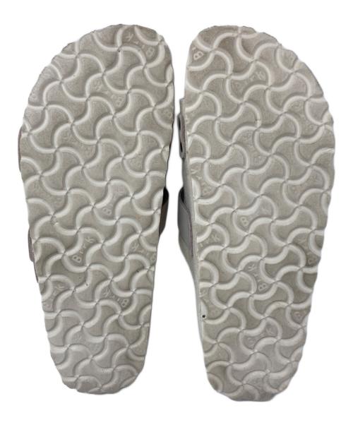 BIRKENSTOCK（ビルケンシュトック）BIRKENSTOCK (ビルケンシュトック) Uji ヌバックサンダル ベージュ×アイボリー サイズ:24の古着・服飾アイテム