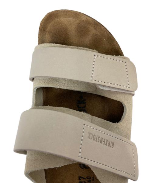 BIRKENSTOCK（ビルケンシュトック）BIRKENSTOCK (ビルケンシュトック) Uji ヌバックサンダル ベージュ×アイボリー サイズ:24の古着・服飾アイテム