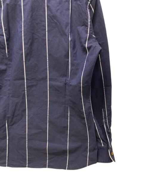 Vivienne Westwood man（ヴィヴィアンウエストウッドマン）Vivienne Westwood man (ヴィヴィアン ウェストウッド マン) オーブ刺繍ストライプシャツ ネイビー サイズ:2の古着・服飾アイテム
