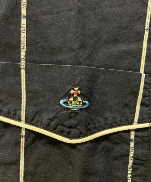 Vivienne Westwood man（ヴィヴィアンウエストウッドマン）Vivienne Westwood man (ヴィヴィアン ウェストウッド マン) オーブ刺繍ストライプシャツ ネイビー サイズ:2の古着・服飾アイテム