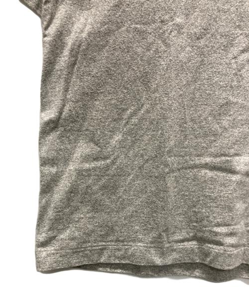 BLURHMS（ブラームス）BLURHMS (ブラームス) Cotton Rayon 88/12 Print Tee グレーの古着・服飾アイテム