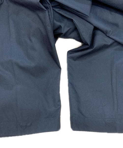 WHITE MOUNTAINEERING（ホワイトマウンテ二アニング）WHITE MOUNTAINEERING (ホワイトマウンテ二アニング) TUCKED WIDE PANTS ネイビー サイズ:2の古着・服飾アイテム
