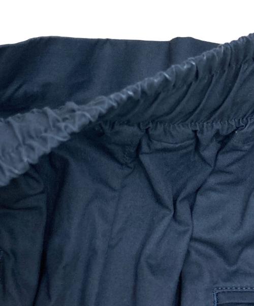 WHITE MOUNTAINEERING（ホワイトマウンテ二アニング）WHITE MOUNTAINEERING (ホワイトマウンテ二アニング) TUCKED WIDE PANTS ネイビー サイズ:2の古着・服飾アイテム