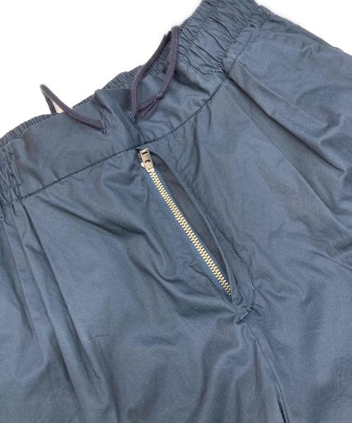 WHITE MOUNTAINEERING（ホワイトマウンテ二アニング）WHITE MOUNTAINEERING (ホワイトマウンテ二アニング) TUCKED WIDE PANTS ネイビー サイズ:2の古着・服飾アイテム