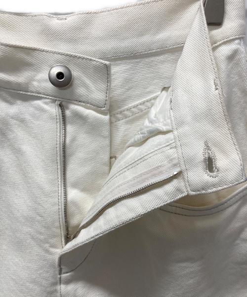 Maison Margiela（メゾンマルジェラ）Maison Margiela (メゾンマルジェラ) スラッシュディテールカットオフデニムパンツ ホワイト サイズ:36の古着・服飾アイテム