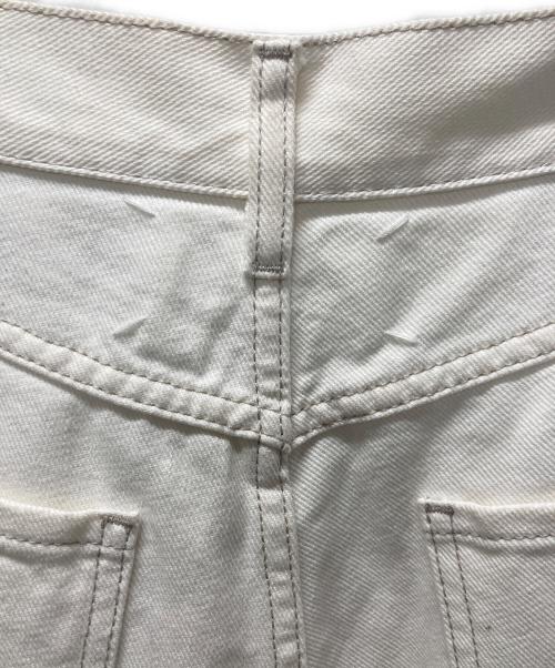 Maison Margiela（メゾンマルジェラ）Maison Margiela (メゾンマルジェラ) スラッシュディテールカットオフデニムパンツ ホワイト サイズ:36の古着・服飾アイテム