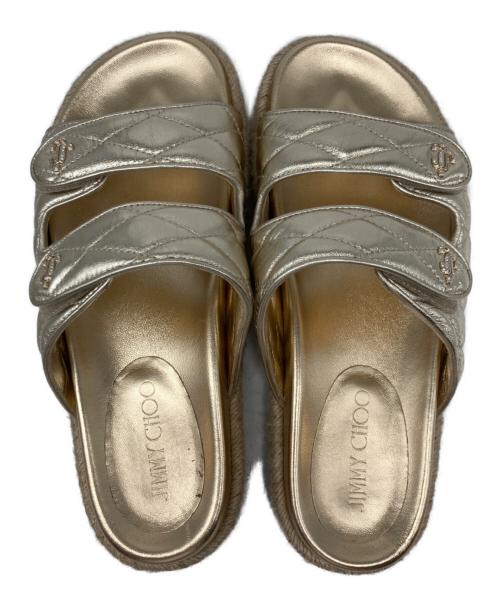 JIMMY CHOO（ジミーチュウ）JIMMY CHOO (ジミーチュウ) キルティングレザーフラットサンダル ゴールド サイズ:38の古着・服飾アイテム