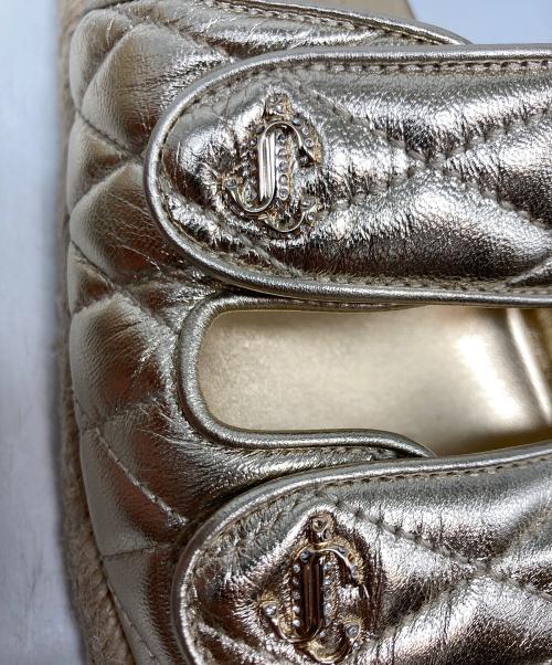 JIMMY CHOO（ジミーチュウ）JIMMY CHOO (ジミーチュウ) キルティングレザーフラットサンダル ゴールド サイズ:38の古着・服飾アイテム
