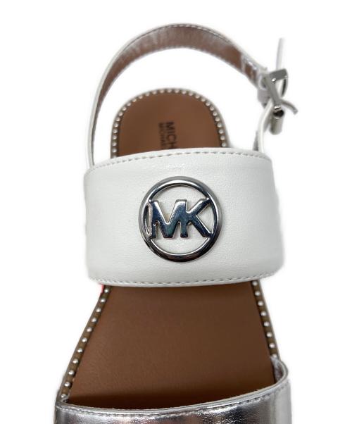 MICHAEL KORS（マイケルコース）MICHAEL KORS (マイケルコース) JAGGER MAXSON ホワイト×ブラウン サイズ:23 未使用品の古着・服飾アイテム