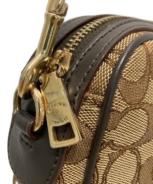 COACH（コーチ）COACH (コーチ) シグネチャー ショルダーバッグ ベージュの古着・服飾アイテム