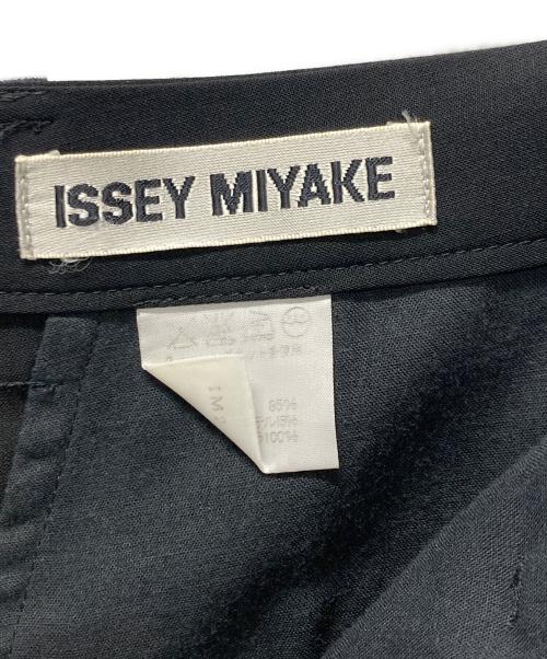ISSEY MIYAKE（イッセイミヤケ）ISSEY MIYAKE (イッセイミヤケ) ウールパンツ ブラック サイズ:3の古着・服飾アイテム