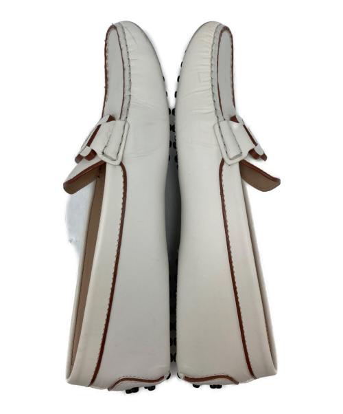 TOD'S（トッズ）TOD'S (トッズ) KATE/ケイトドライビングシューズ アイボリー サイズ:39の古着・服飾アイテム