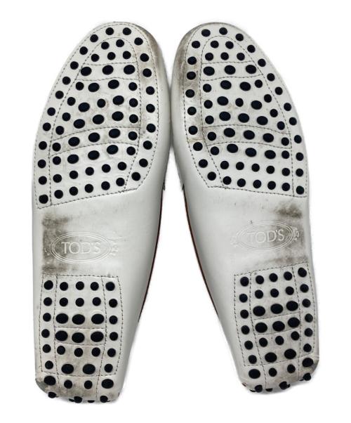 TOD'S（トッズ）TOD'S (トッズ) KATE/ケイトドライビングシューズ アイボリー サイズ:39の古着・服飾アイテム