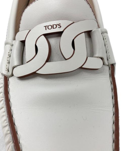 TOD'S（トッズ）TOD'S (トッズ) KATE/ケイトドライビングシューズ アイボリー サイズ:39の古着・服飾アイテム