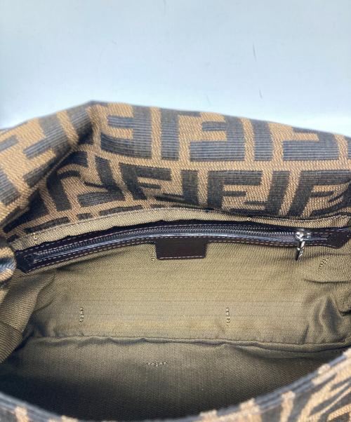 FENDI（フェンディ）FENDI (フェンディ) ズッカ マンババケット ショルダーバッグ ブラウンの古着・服飾アイテム