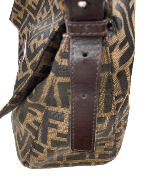 FENDI（フェンディ）FENDI (フェンディ) ズッカ マンババケット ショルダーバッグ ブラウンの古着・服飾アイテム