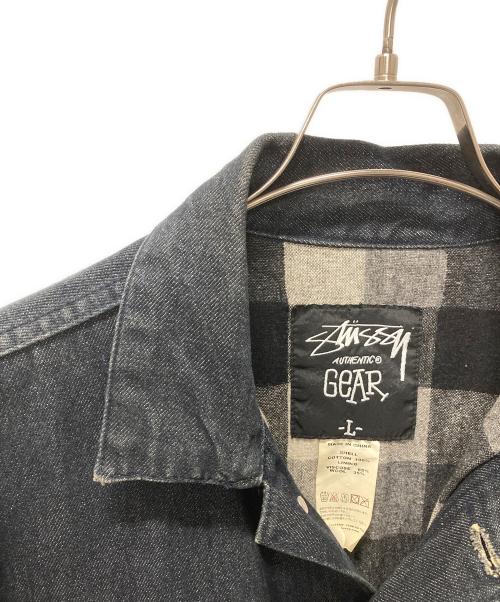 stussy（ステューシー）stussy (ステューシー) Authentic Gear バック刺繍デニムトラッカージャケット インディゴ サイズ:Lの古着・服飾アイテム