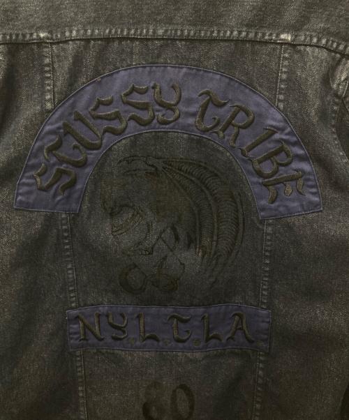 stussy（ステューシー）stussy (ステューシー) Authentic Gear バック刺繍デニムトラッカージャケット インディゴ サイズ:Lの古着・服飾アイテム