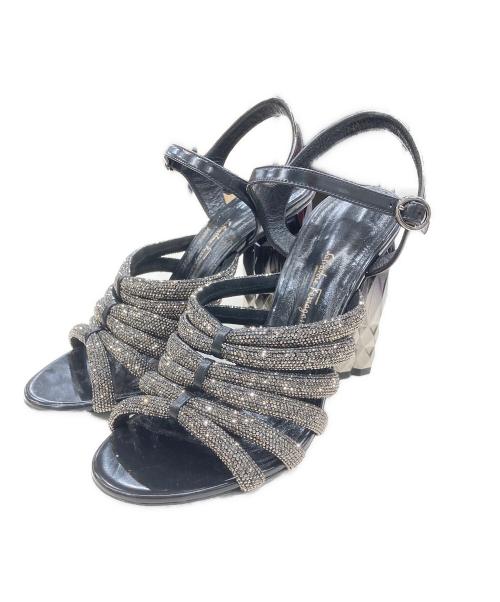Salvatore Ferragamo（サルヴァトーレ フェラガモ）Salvatore Ferragamo (サルヴァトーレ フェラガモ) AMALIA/ビジューストラップサンダル ブラック サイズ:7 1/2の古着・服飾アイテム