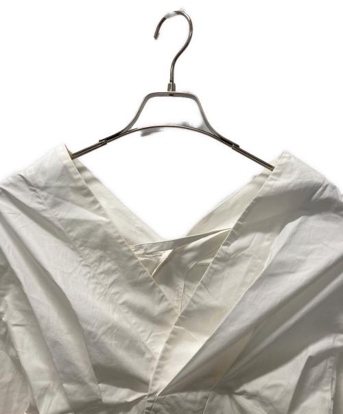 CLANE（クラネ）CLANE (クラネ) オフショルダータックブラウス ホワイトの古着・服飾アイテム