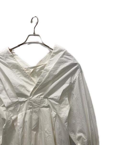 CLANE（クラネ）CLANE (クラネ) オフショルダータックブラウス ホワイトの古着・服飾アイテム