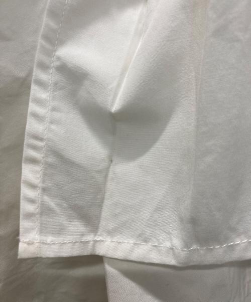 CLANE（クラネ）CLANE (クラネ) オフショルダータックブラウス ホワイトの古着・服飾アイテム