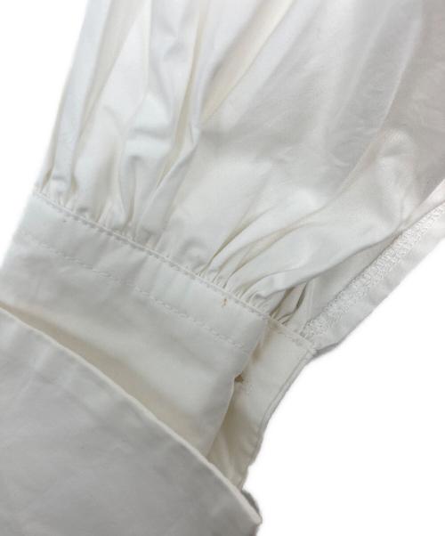 CLANE（クラネ）CLANE (クラネ) オフショルダータックブラウス ホワイトの古着・服飾アイテム