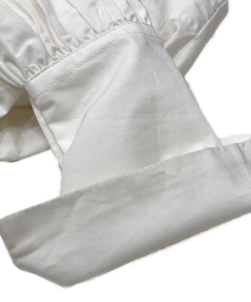 CLANE（クラネ）CLANE (クラネ) オフショルダータックブラウス ホワイトの古着・服飾アイテム