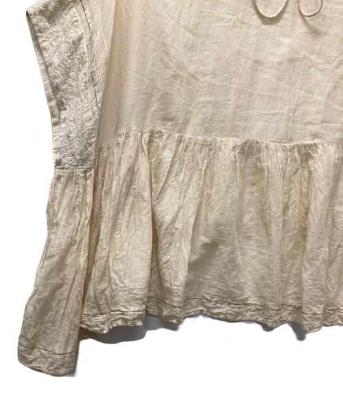 tumugu（ツムグ）tumugu (ツムグ) ステッチワークカディコットン ポンチョブラウス ベージュ サイズ:３８の古着・服飾アイテム