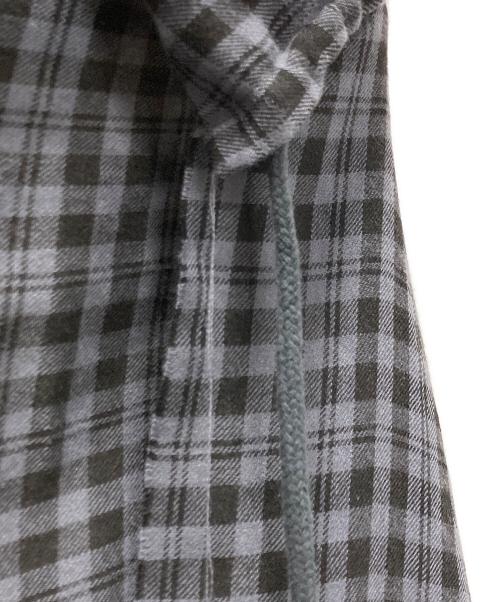masu（エムエーエスユー）MASU (エムエーエスユー) PLAID HOOD SCARF グレーの古着・服飾アイテム