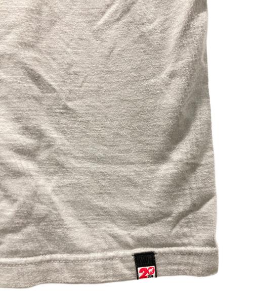 TAR COMMUNICATIONS（ター・コミュニケーションズ）TAR COMMUNICATIONS (ター・コミュニケーションズ) GOODENOUGH コラボプリントTシャツ グレー サイズ:Mの古着・服飾アイテム