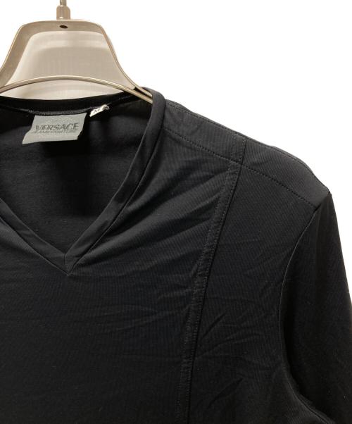 VERSACE JEANS COUTURE（ヴェルサーチ ジーンズクチュール）VERSACE JEANS COUTURE (ヴェルサーチ ジーンズクチュール) 長袖カットソー ブラック サイズ:Mの古着・服飾アイテム