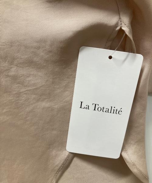 La TOTALITE（ラ ト―タリテ）La TOTALITE (ラ ト―タリテ) ツイル開襟シャツ ベージュ サイズ:F 未使用品の古着・服飾アイテム