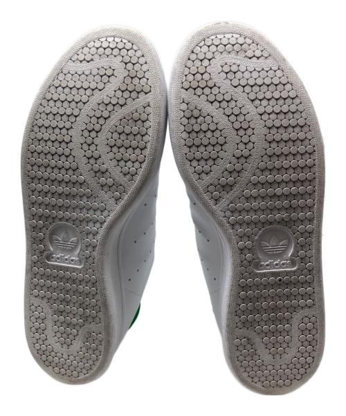 adidas（アディダス）adidas (アディダス) ローカットスニーカー ホワイト サイズ:US8の古着・服飾アイテム
