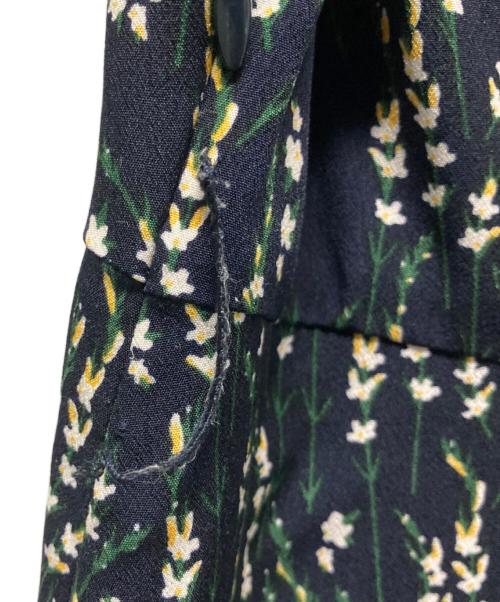 CLANE（クラネ）CLANE (クラネ) サルビアフラワープリントワンピース ネイビー サイズ:２の古着・服飾アイテム