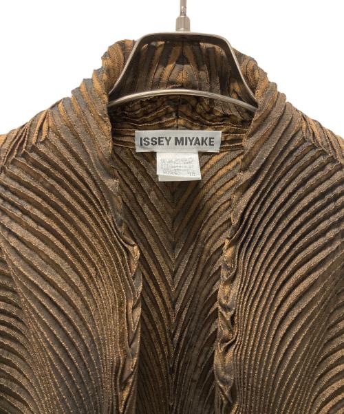 ISSEY MIYAKE（イッセイミヤケ）ISSEY MIYAKE (イッセイミヤケ) 3Dスチームストレッチプリーツジャケット ブラウン サイズ:2の古着・服飾アイテム