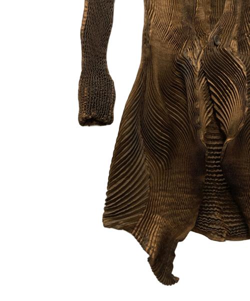 ISSEY MIYAKE（イッセイミヤケ）ISSEY MIYAKE (イッセイミヤケ) 3Dスチームストレッチプリーツジャケット ブラウン サイズ:2の古着・服飾アイテム