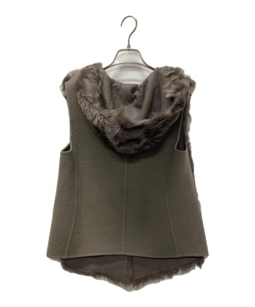 BEIGE（ベイジ）BEIGE (ベイジ) ラムレザーファーベスト グレー サイズ:4の古着・服飾アイテム