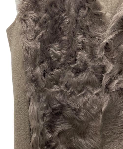 BEIGE（ベイジ）BEIGE (ベイジ) ラムレザーファーベスト グレー サイズ:4の古着・服飾アイテム