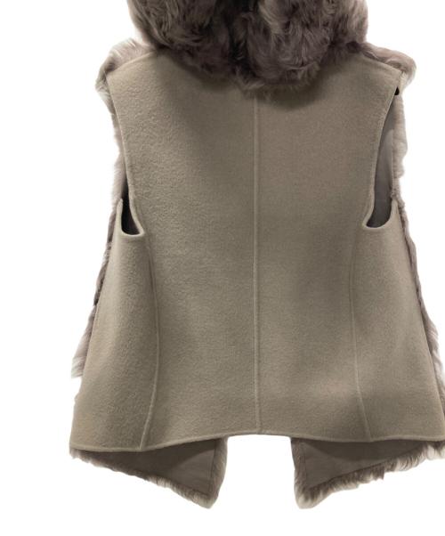 BEIGE（ベイジ）BEIGE (ベイジ) ラムレザーファーベスト グレー サイズ:4の古着・服飾アイテム