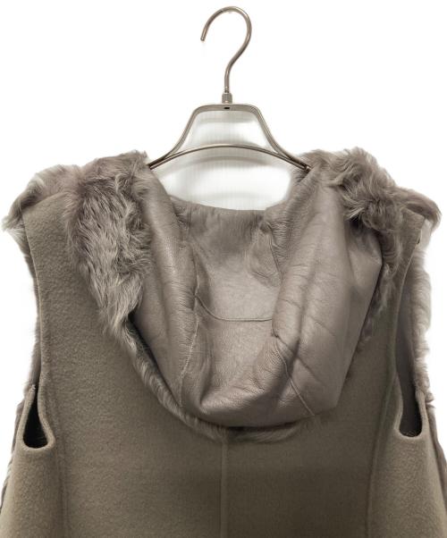 BEIGE（ベイジ）BEIGE (ベイジ) ラムレザーファーベスト グレー サイズ:4の古着・服飾アイテム