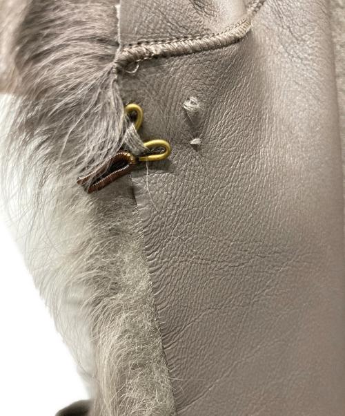 BEIGE（ベイジ）BEIGE (ベイジ) ラムレザーファーベスト グレー サイズ:4の古着・服飾アイテム